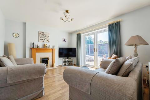 2 bedroom bungalow for sale, Featherby Drive, Glen Parva, Leicester, Leicestershire, LE2
