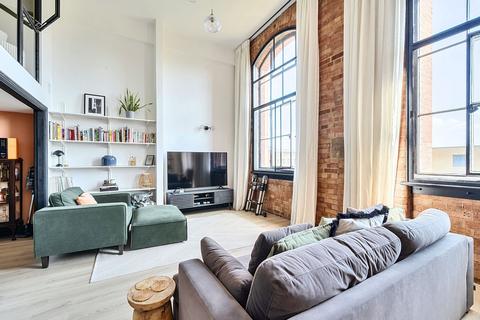 2 bedroom apartment for sale, Lexington Building, Bow Quarter, London, E3