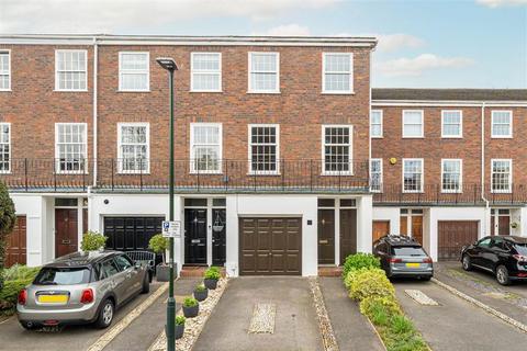 Broom Park, Teddington TW11