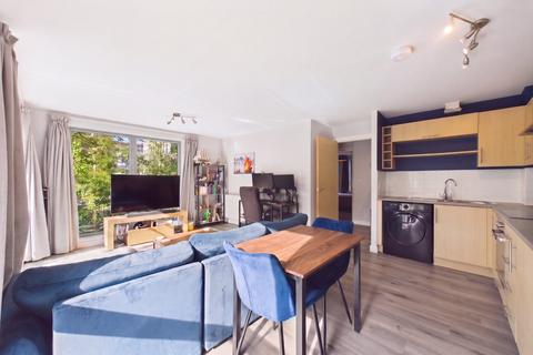 1 bedroom flat for sale, Coombe Way, Farnborough, Hampshire, GU14