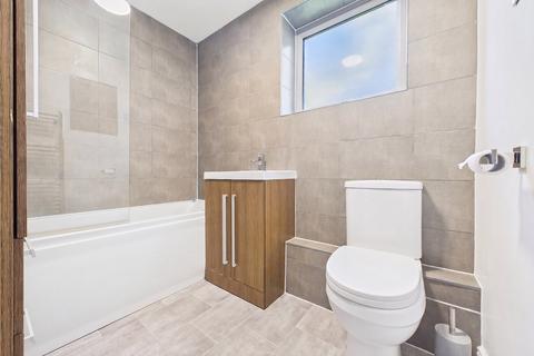 1 bedroom flat for sale, Coombe Way, Farnborough, Hampshire, GU14