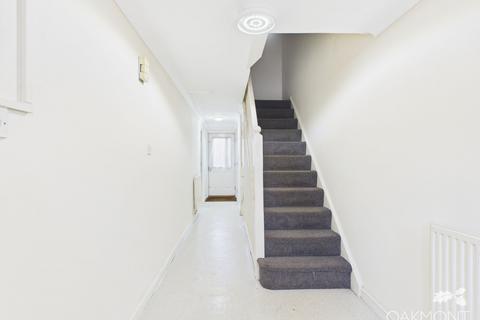 4 bedroom end of terrace house to rent, Pearcy Close, Harold Hill, Romford