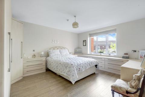 1 bedroom flat for sale, The Firs, Nottingham NG5