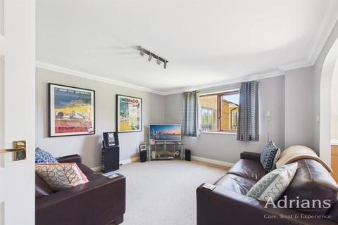 1 bedroom flat for sale, Oasis Court, Chelmsford CM2 6JU