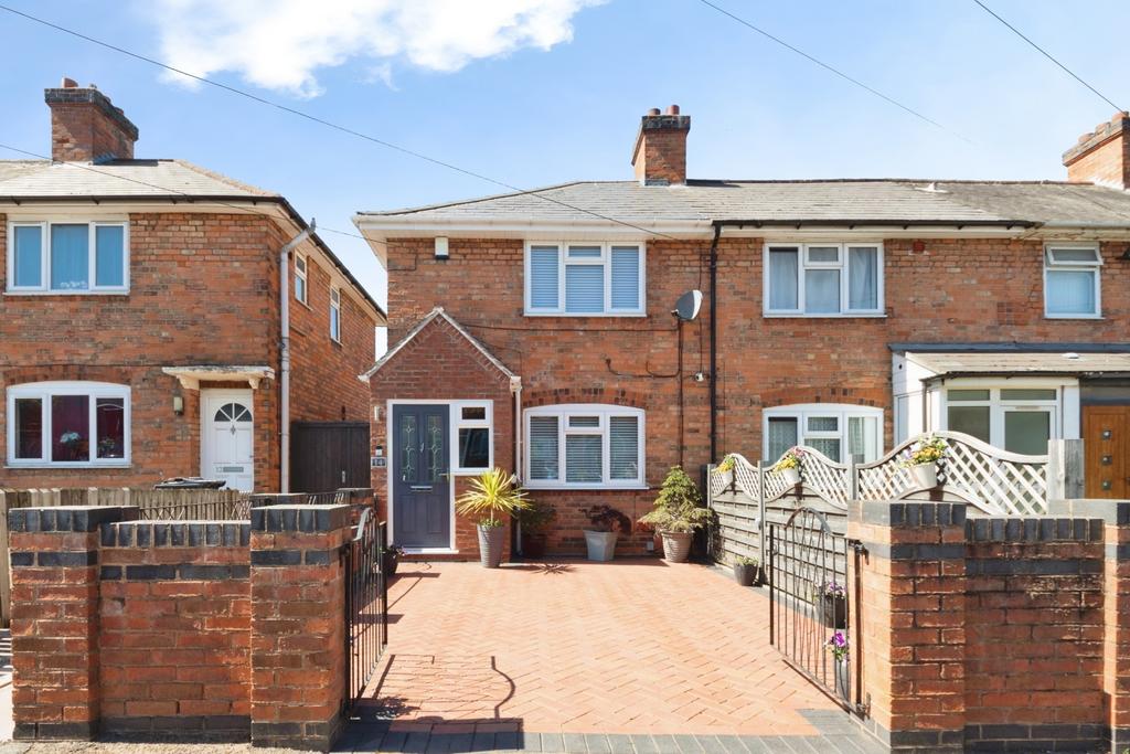 3 bedroom end of terrace house for sale