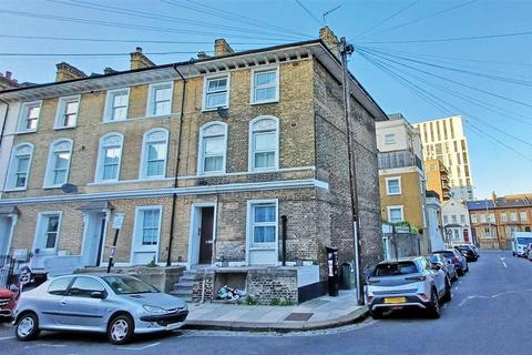 1 bedroom ground floor flat for sale, Southolm Street, BATTERSEA