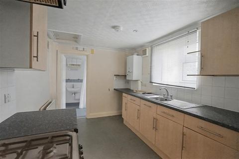 1 bedroom ground floor flat for sale, Southolm Street, BATTERSEA