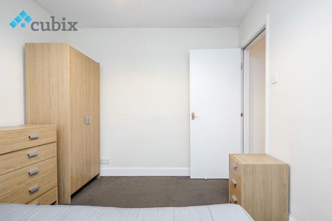 2 bedroom flat for sale, Portland Road, London SE25