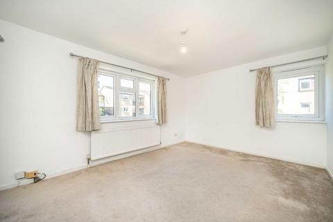 1 bedroom flat to rent, Hammond Close, Hampton TW12