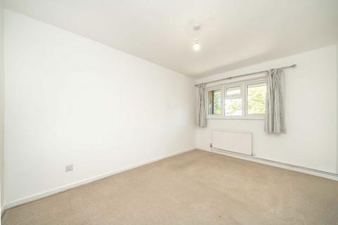 1 bedroom flat to rent, Hammond Close, Hampton TW12