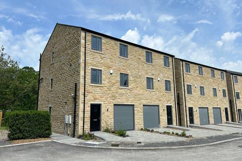 4 bedroom semi-detached house for sale, Low River Fold, Off Raglan Street, Keighley, BD22