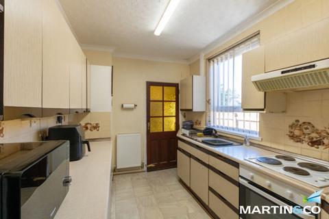 4 bedroom semi-detached house for sale, Birch Road, Oldbury, B68