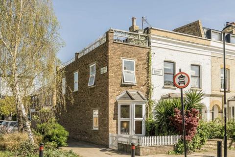 Monsell Road, London N4