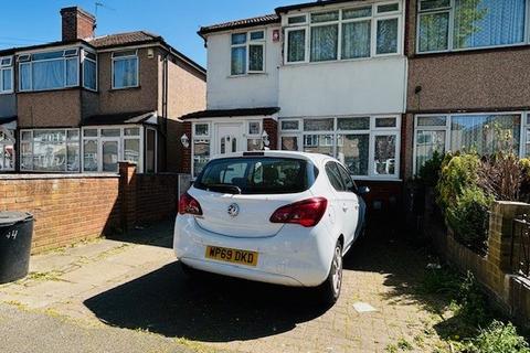 Fairholme Crescent Hayes, UB4