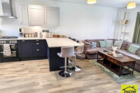 2 bedroom maisonette for sale, Lord Hawke Way, Newark, Nottinghamshire.