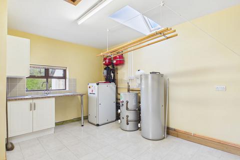 4 bedroom detached house to rent, Llanpumsaint, Carmarthen