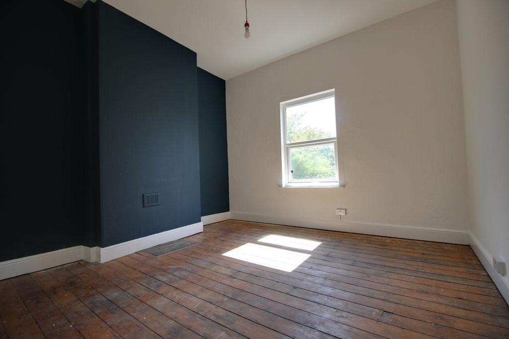 House in Nottingham, Radford - More