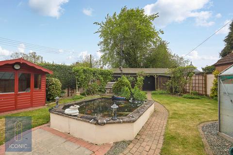 4 bedroom chalet for sale, Beaumont Road, New Costessey, Norwich