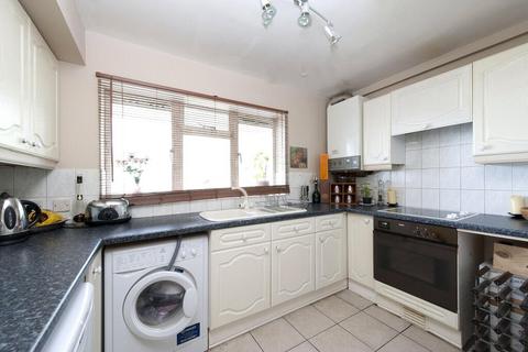 1 bedroom flat for sale, Battersea Church Road, London, SW11