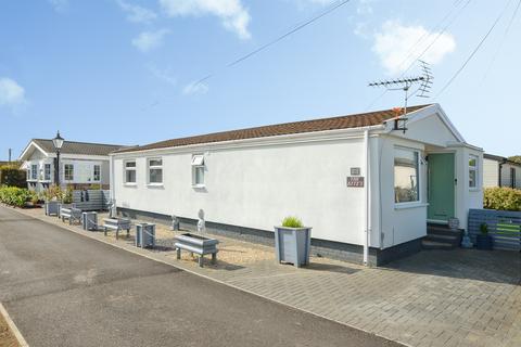 2 bedroom park home for sale, Half Moon Lane, Pepperstock, Luton