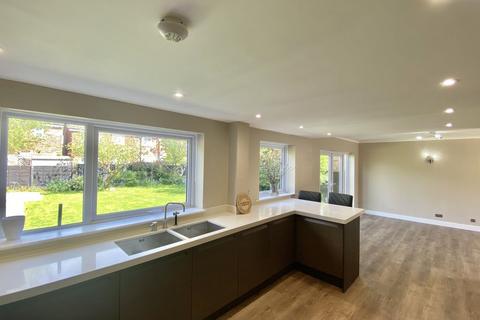 4 bedroom detached house for sale, Beechwood Drive, Wincham, CW9 6EY