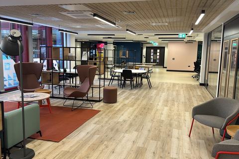 Office to rent, Earle St Crewe CW1 2BJ