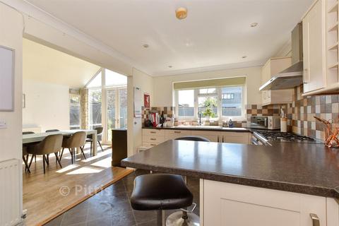 3 bedroom detached bungalow for sale, Yaverland Close, Sandown PO36