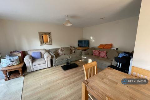1 bedroom in a house share to rent, Ashwood Avenue, Uxbridge, UB8