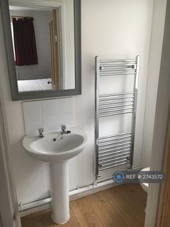 1 bedroom in a house share to rent, Ashwood Avenue, Uxbridge, UB8