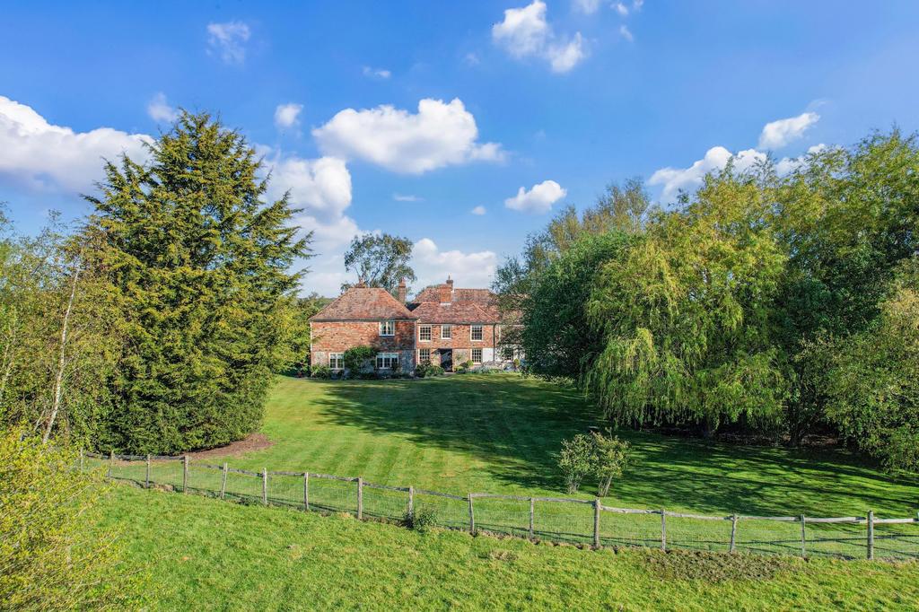 5 bedroom detached house for sale in Kent