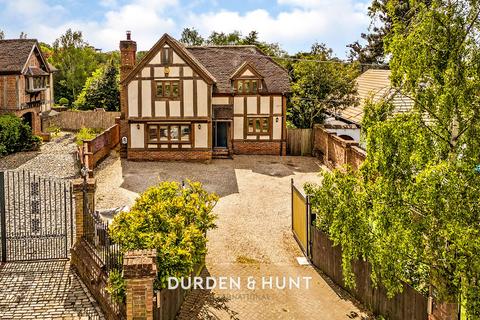 4 bedroom detached house for sale, Oak Hill Road, Stapleford Abbotts, RM4