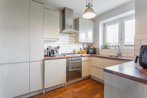 2 bedroom flat for sale, O'Brien House, Bethnal Green, E2