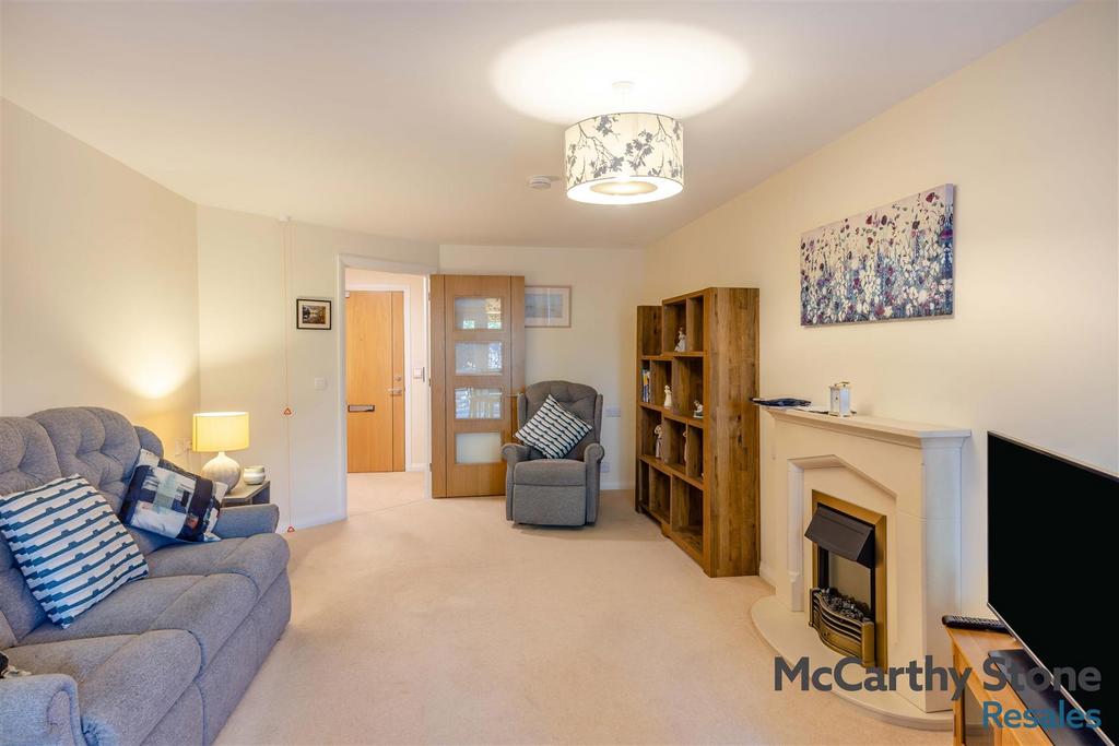 8688482-interior07.jpg