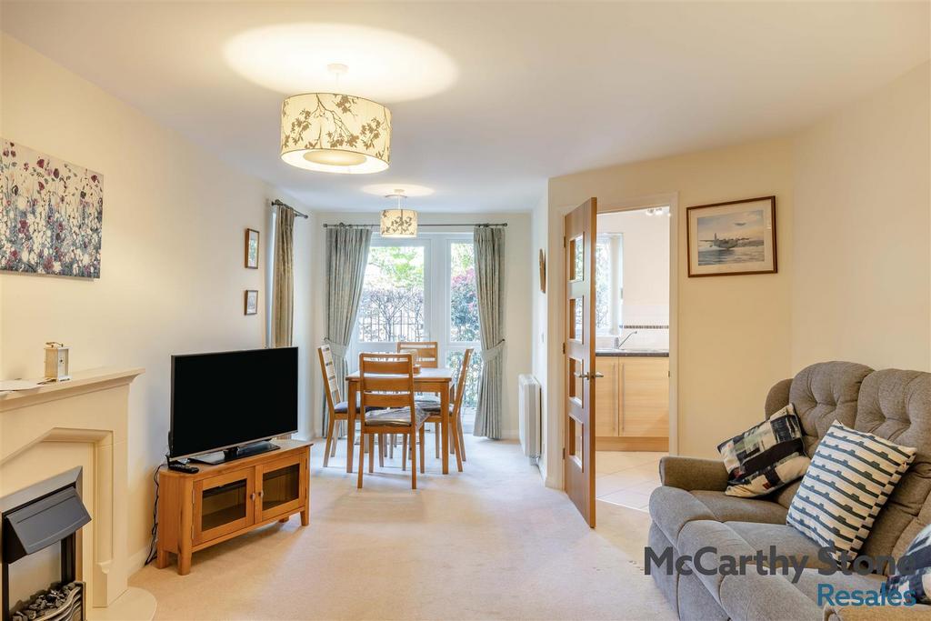 8688482-interior05.jpg