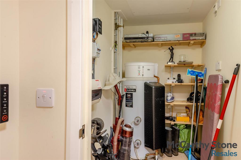 8688482-interior09.jpg