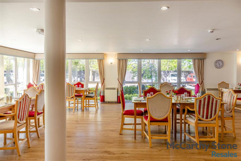 8688482-interior02.jpg