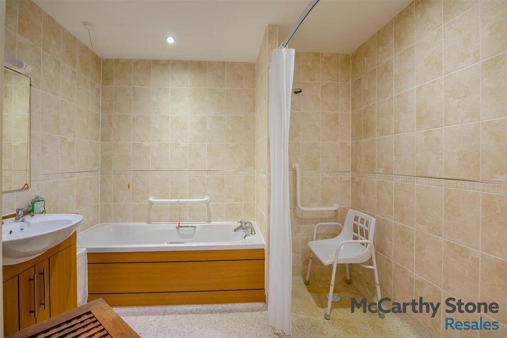 8688482-interior10.jpg