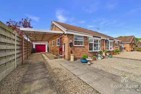 2 bedroom bungalow for sale, Knapton Close, York YO32