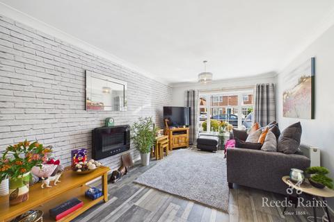 2 bedroom bungalow for sale, Knapton Close, York YO32