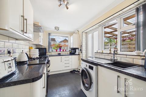 2 bedroom bungalow for sale, Knapton Close, York YO32