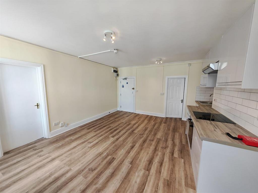 Apartment in Evesham - View 4