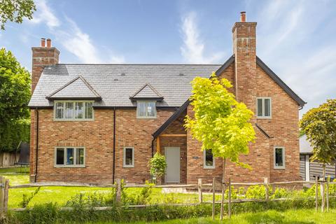4 bedroom detached house to rent, Rowplatt Lane, East Grinstead RH19
