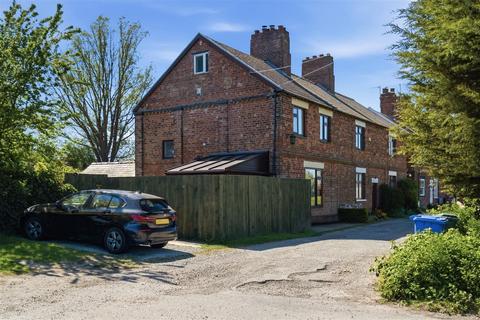 3 bedroom end of terrace house for sale, Rettary Cottages, Patrington, Hull