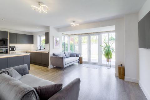 5 bedroom detached house for sale, Willow Tree Way, Northampton NN3