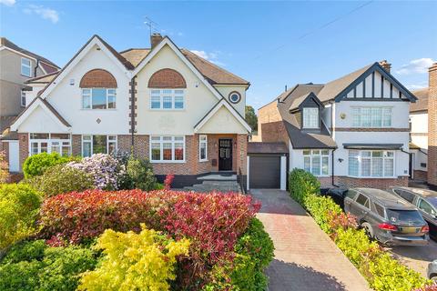 Waldegrave Gardens, Upminster, RM14