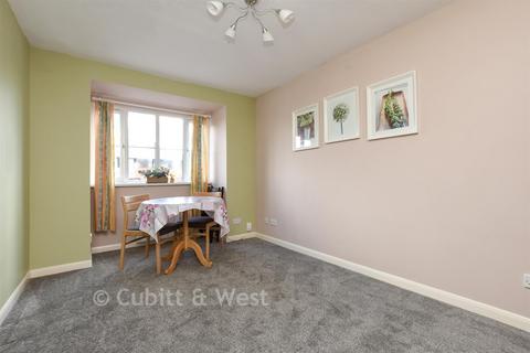 1 bedroom flat for sale, Atholl House, Redhill RH1