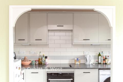 1 bedroom flat for sale, Atholl House, Redhill RH1