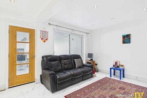 4 bedroom semi-detached house for sale, Sparkbridge Road, Harrow