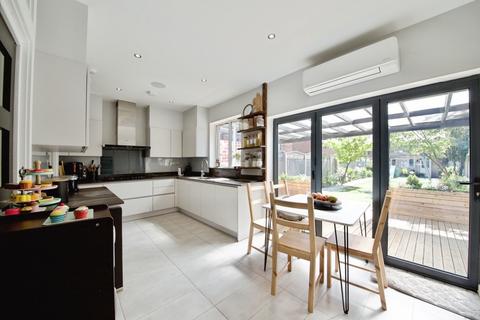 4 bedroom semi-detached house for sale, Bramley Road, London, N14