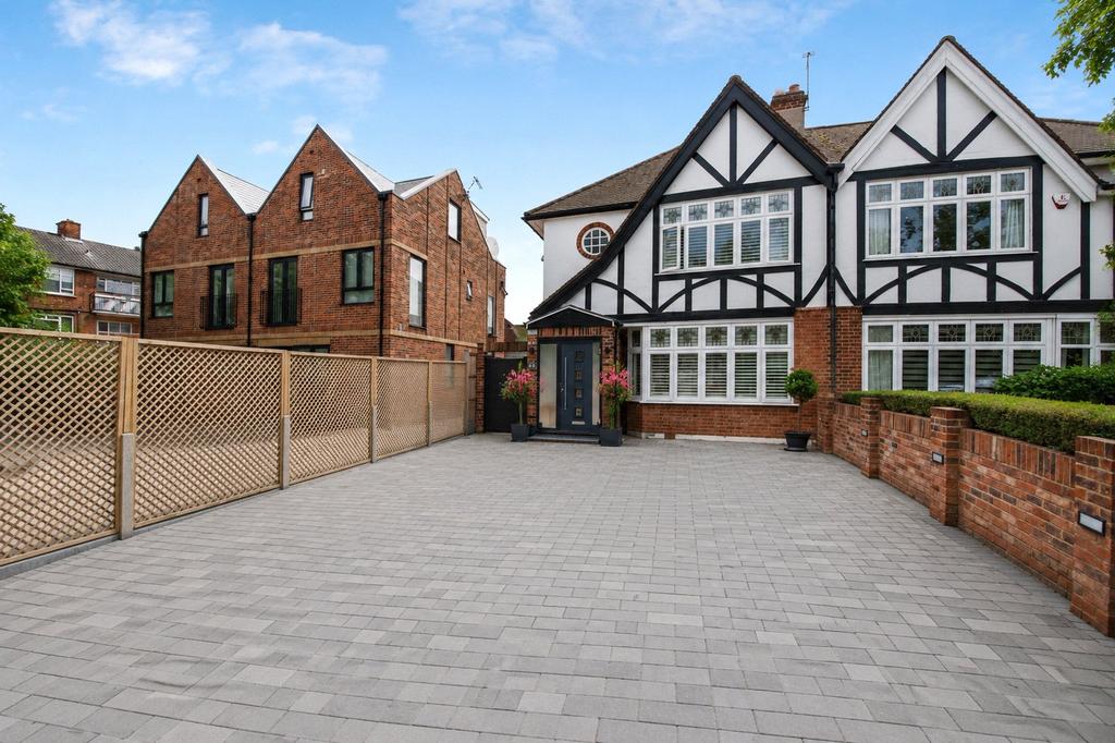 4 bedroom semi-detached house for sale